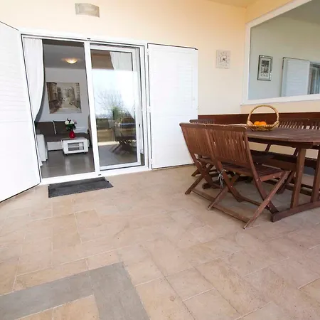 Stipe Apartment *