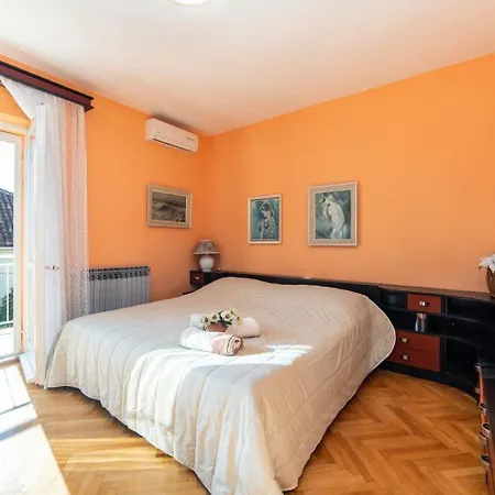 Stipe Apartment Makarska