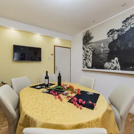Stipe Apartment *