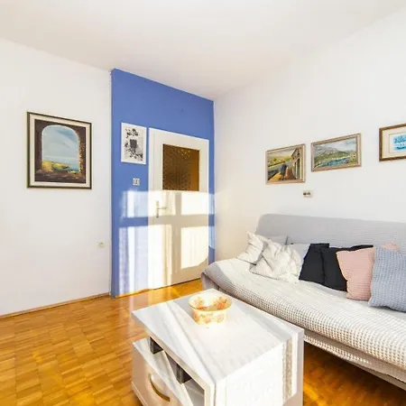 Stipe Apartment *